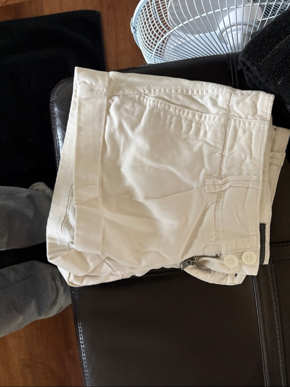 Abercrombie & Fitch White Women's Jean Shorts - Picture 3 of 3